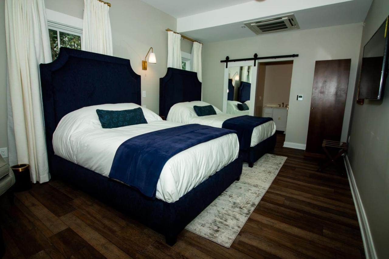 The Colonial Inn Гіллсборо Екстер'єр фото