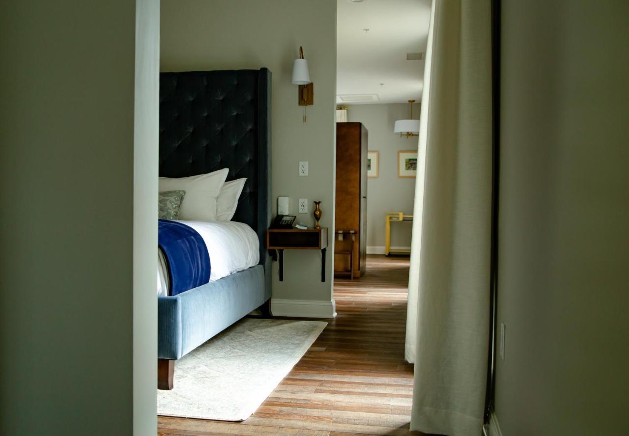 The Colonial Inn Гіллсборо Екстер'єр фото