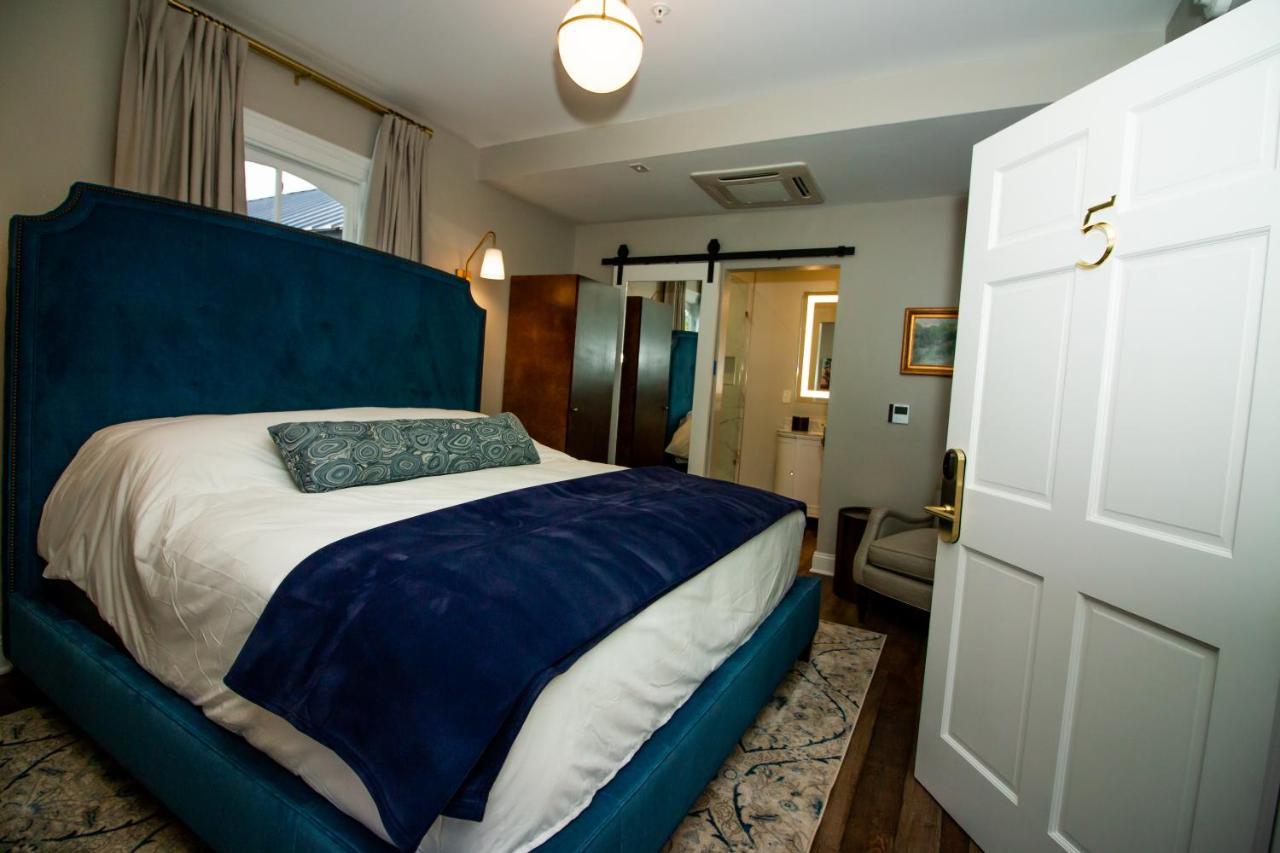 The Colonial Inn Гіллсборо Екстер'єр фото